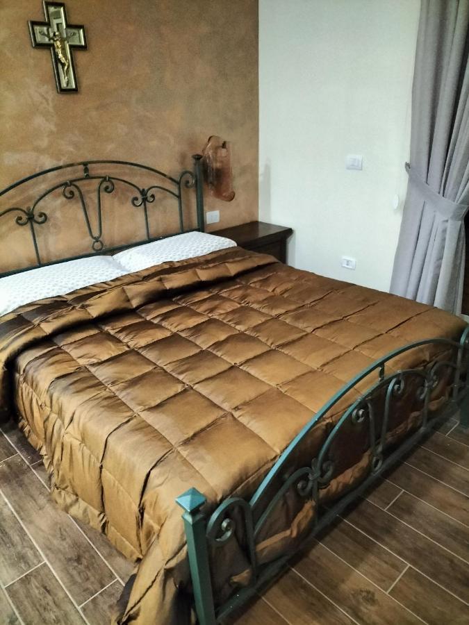 Apartamento La Dimora Di Alex Nápoles Exterior foto