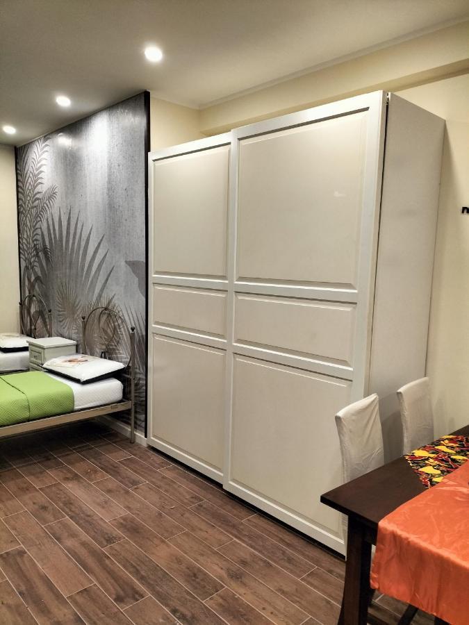 Apartamento La Dimora Di Alex Nápoles Exterior foto
